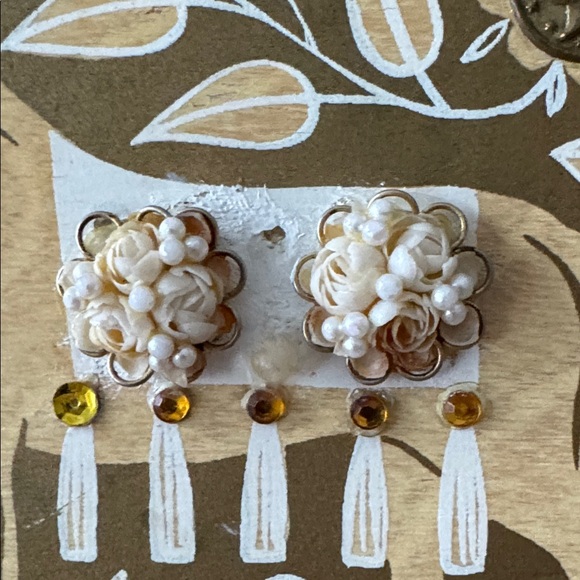 Enid Collin’s “People’s Choice” Embelished Box Bag - Picture 11 of 13